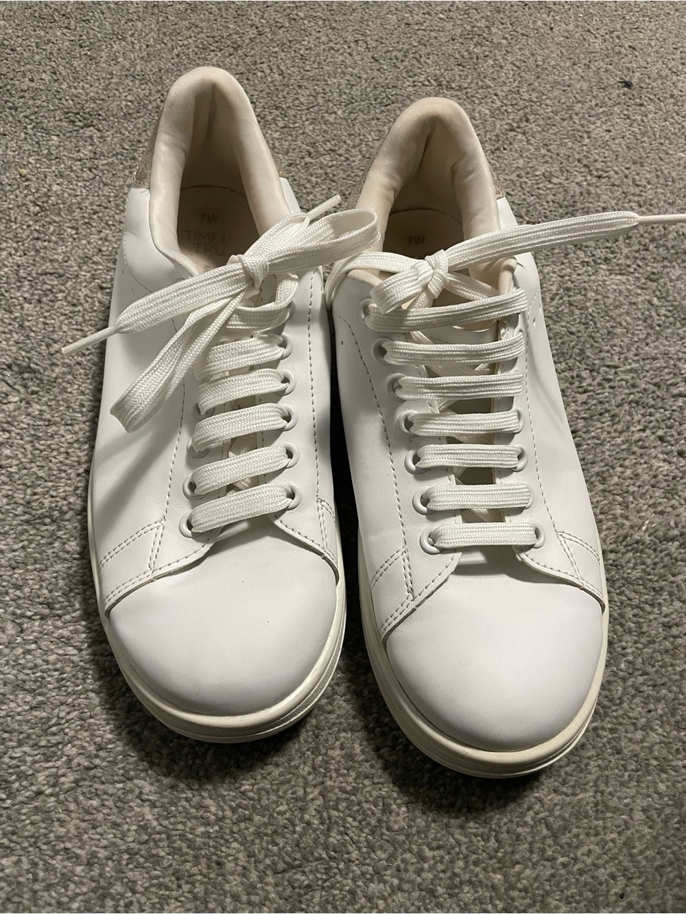 Time and Tru White Leather Lace-Up Sneakers Size 7W
